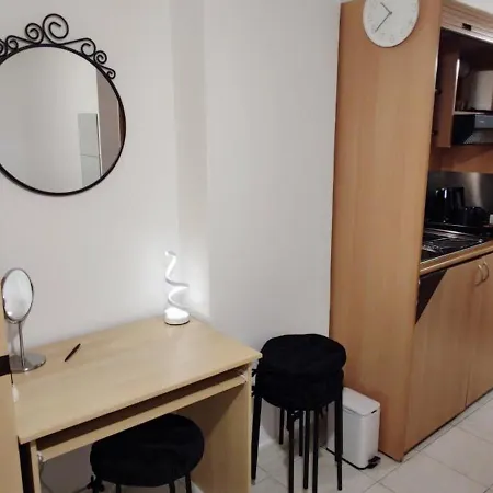 Elegant Central Studio With Balcony & 1 Gbps Fiber Thessaloniki Exterior photo